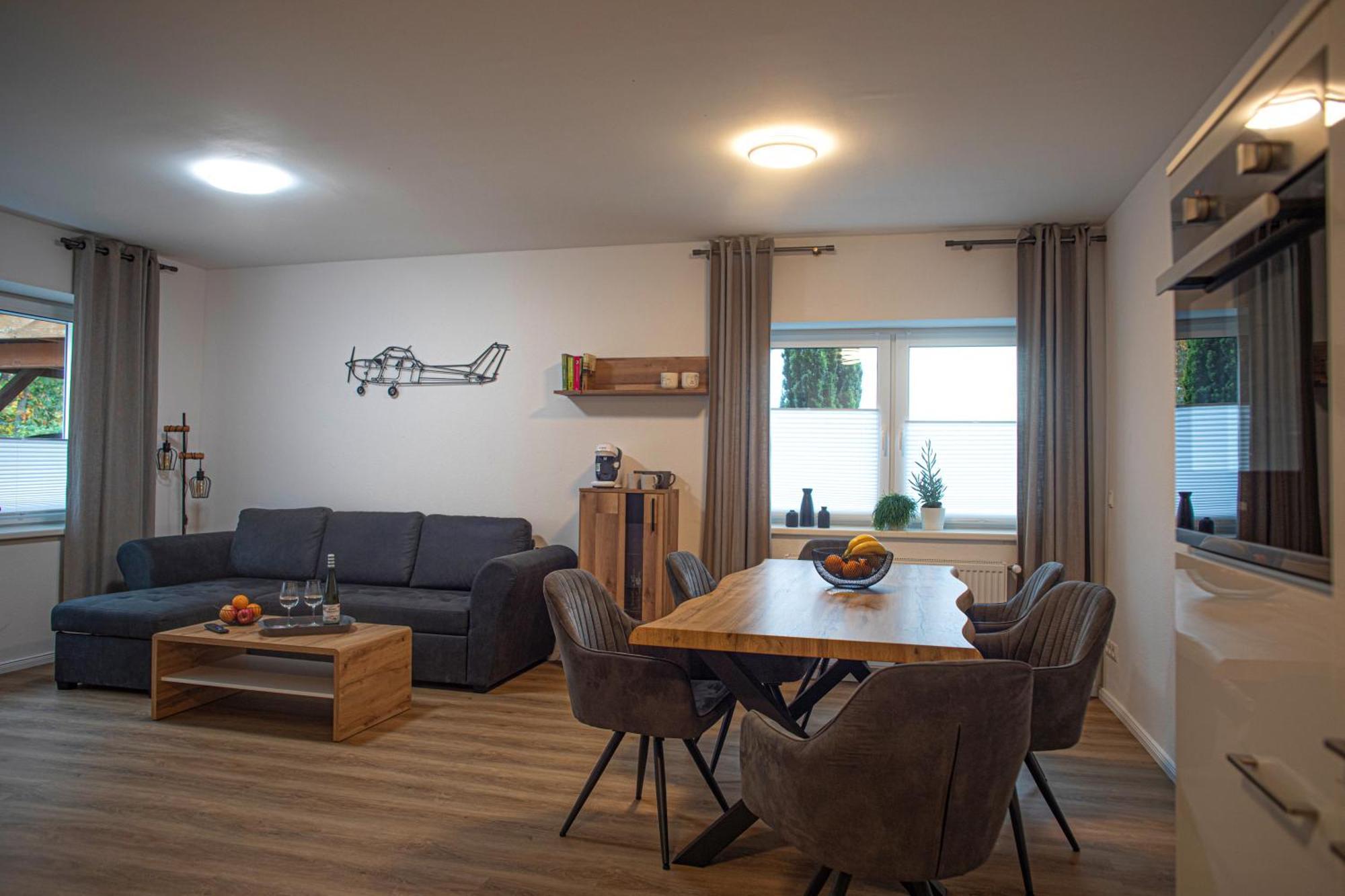 Cessna, Elegante Wohnung, 2 Schlafzimmer, Ueberdachte Terrasse Apartment *