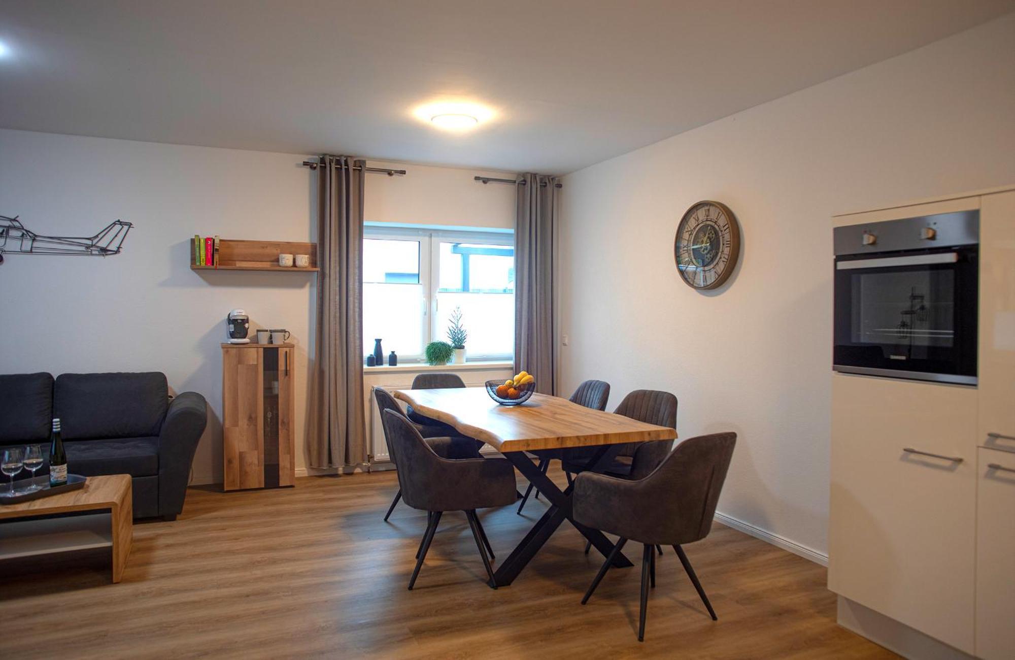 Cessna, Elegante Wohnung, 2 Schlafzimmer, Ueberdachte Terrasse Cloppenburg